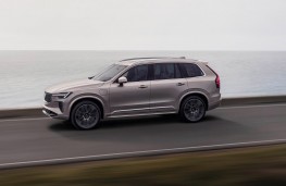 Volvo XC90 2025 side